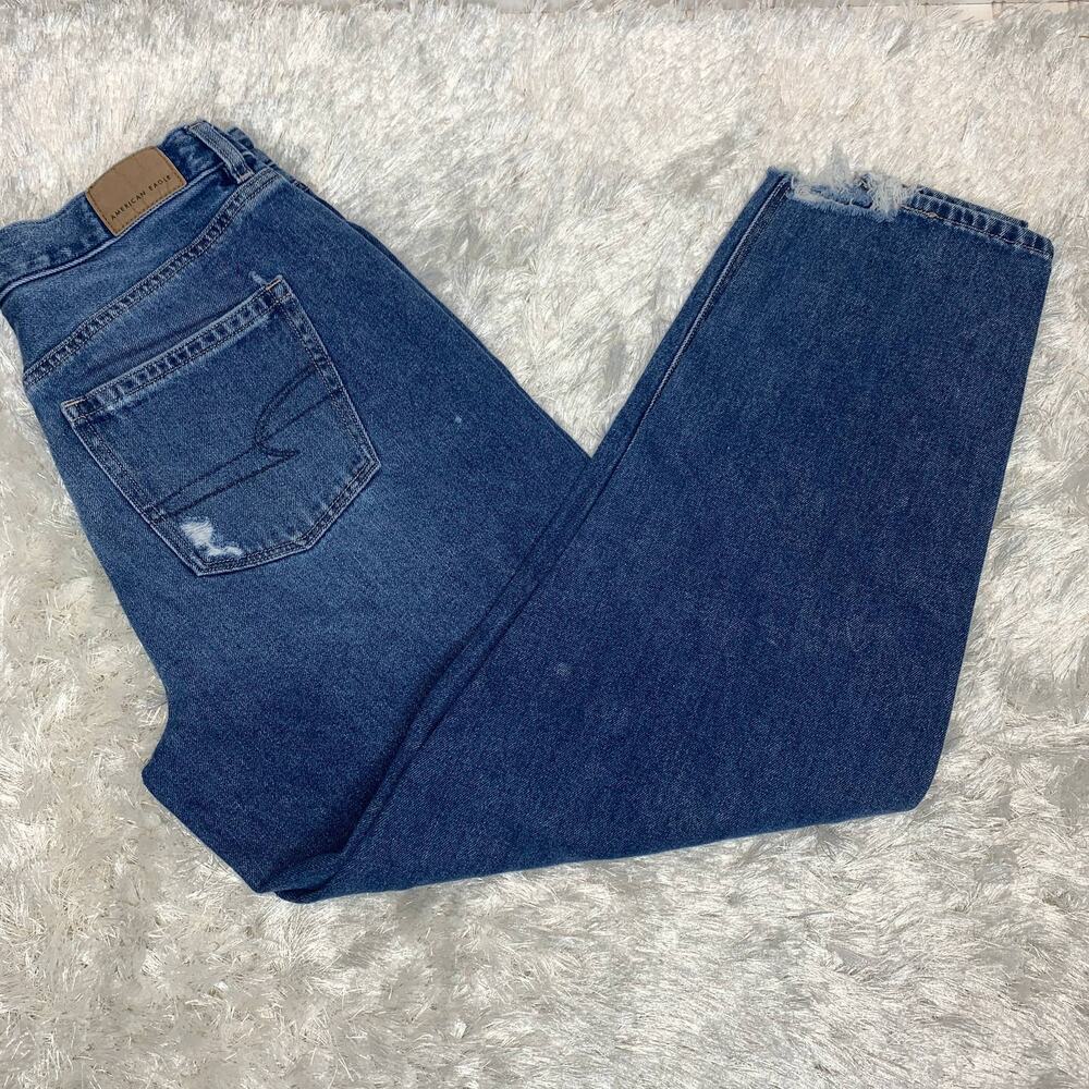 American Eagle Relaxed Mom Jean Distressed Sz 4